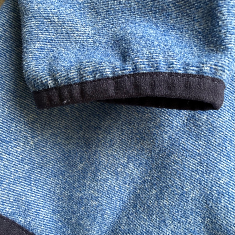 Under Armour UA Boys Size M 9/10 Heathered Blue Performance Pullover Sweatshirt - Picture 7 of 7